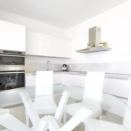 Vega - Immobiliare *