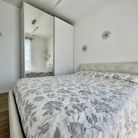 Vega - Immobiliare Διαμέρισμα *